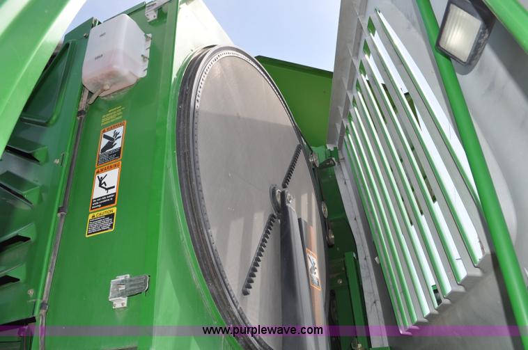 image for item A5896 2000 John Deere 9650 STS combine