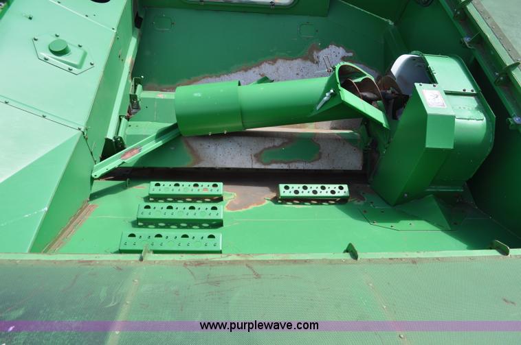 image for item A5896 2000 John Deere 9650 STS combine