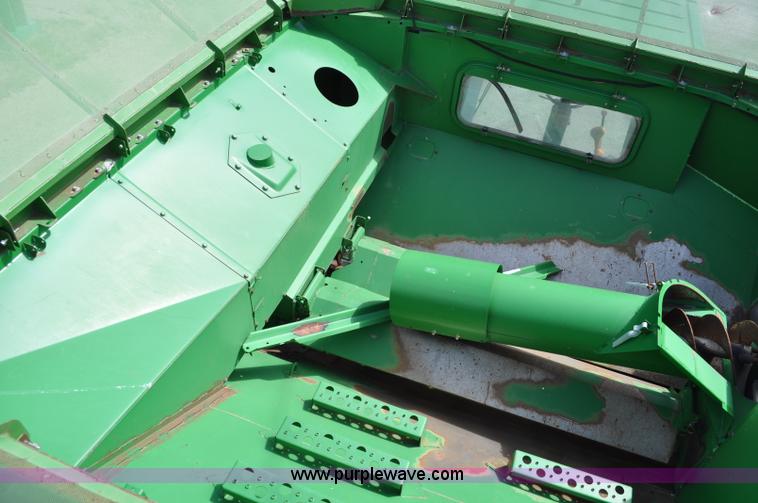 image for item A5896 2000 John Deere 9650 STS combine