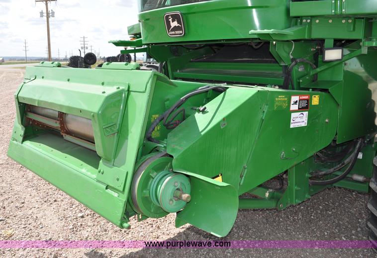 image for item A5897 2001 John Deere 9650 STS combine