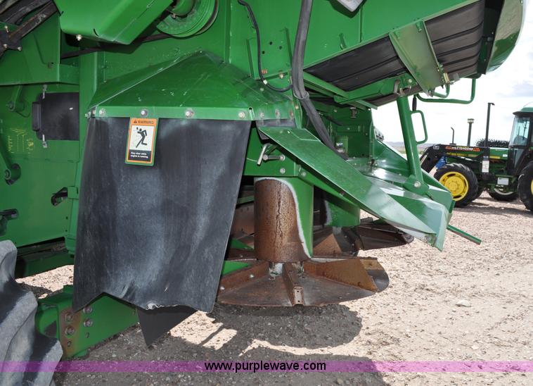 image for item A5897 2001 John Deere 9650 STS combine