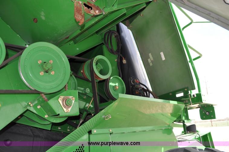 image for item A5897 2001 John Deere 9650 STS combine
