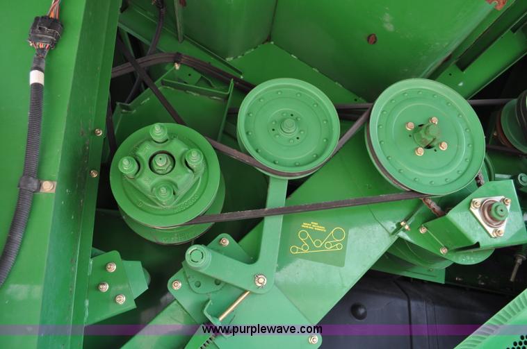 image for item A5897 2001 John Deere 9650 STS combine