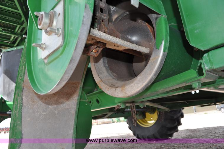 image for item A5897 2001 John Deere 9650 STS combine