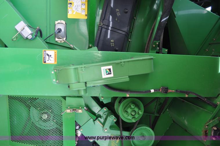 image for item A5897 2001 John Deere 9650 STS combine