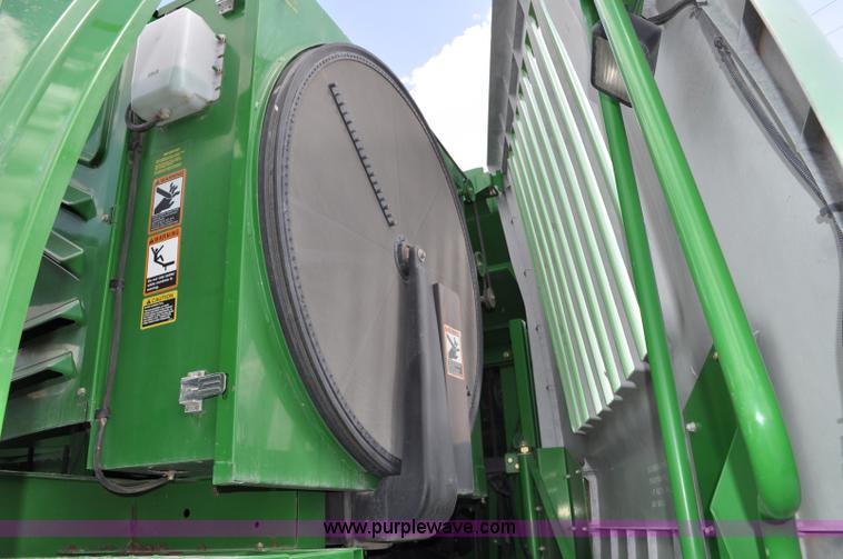 image for item A5897 2001 John Deere 9650 STS combine