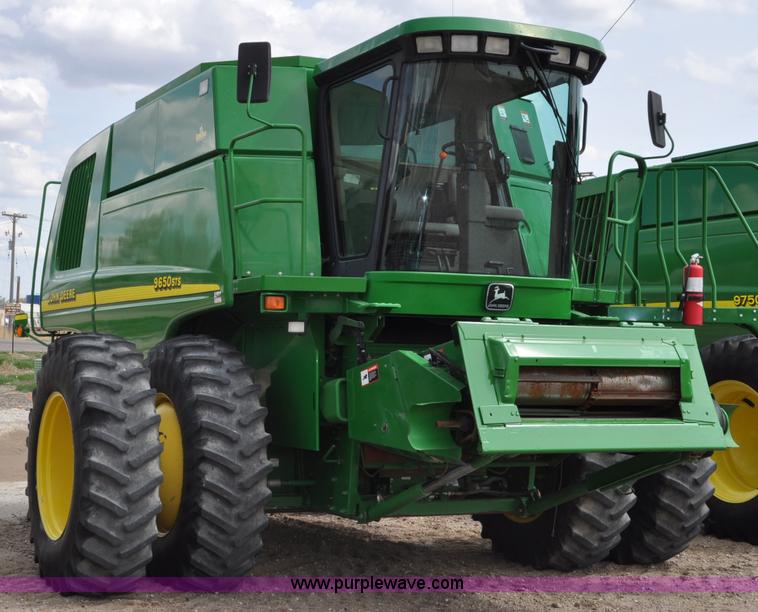 image for item A5898 2000 John Deere 9650 STS combine