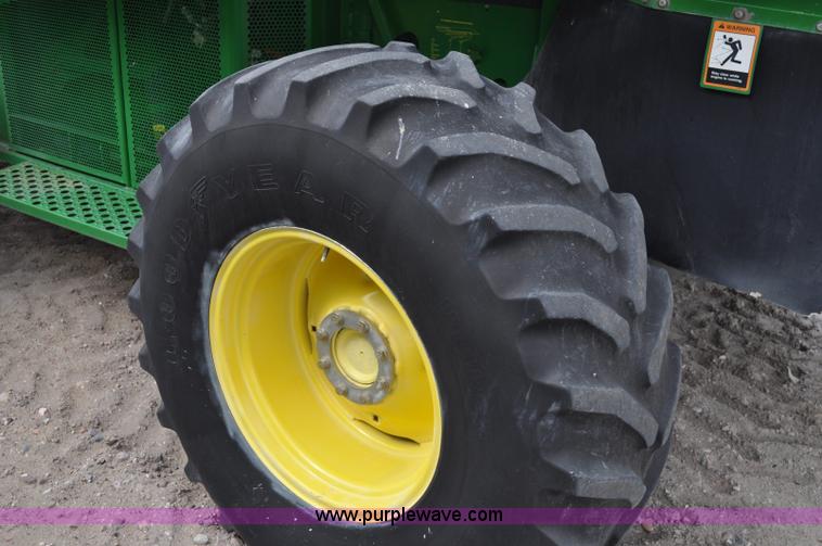 image for item A5898 2000 John Deere 9650 STS combine