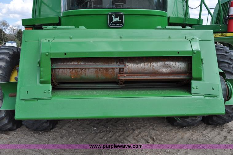 image for item A5898 2000 John Deere 9650 STS combine