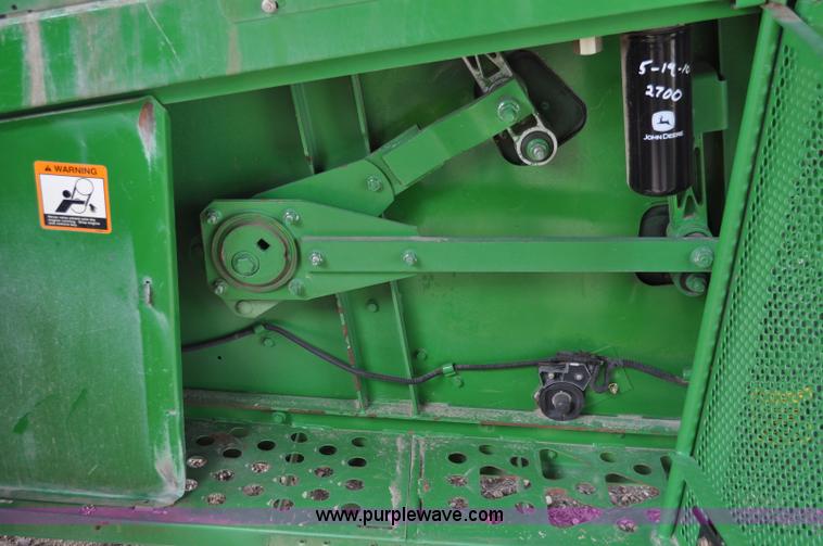 image for item A5898 2000 John Deere 9650 STS combine
