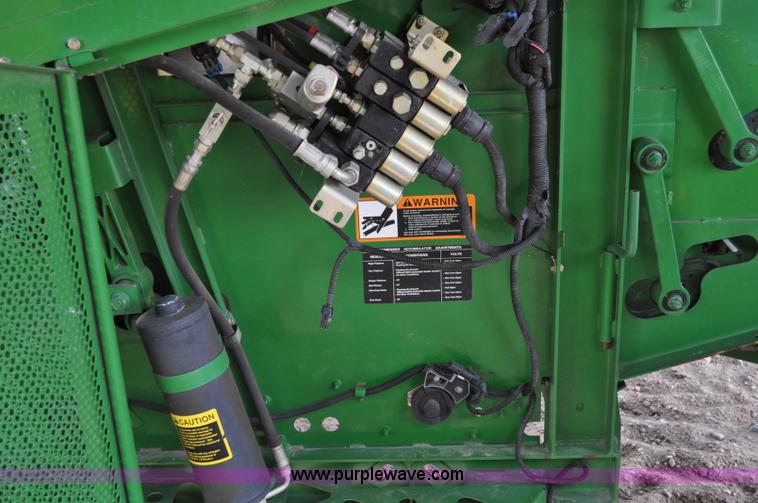 image for item A5898 2000 John Deere 9650 STS combine