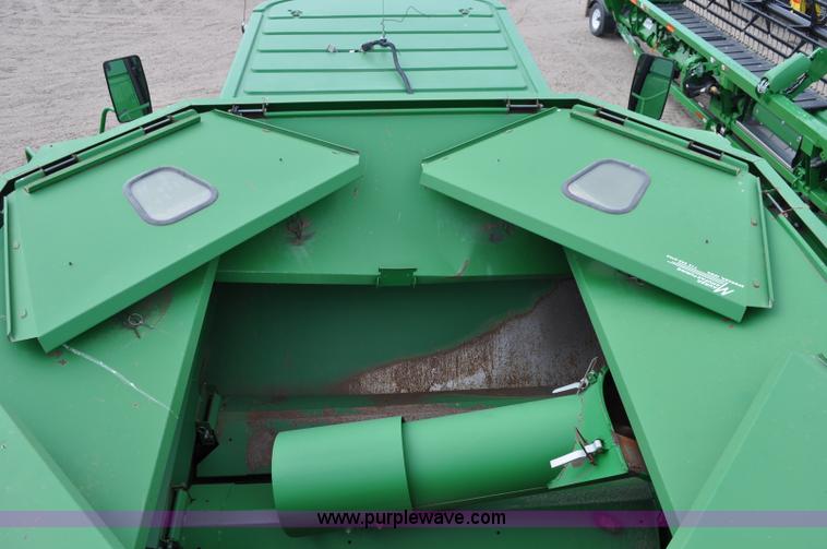 image for item A5898 2000 John Deere 9650 STS combine