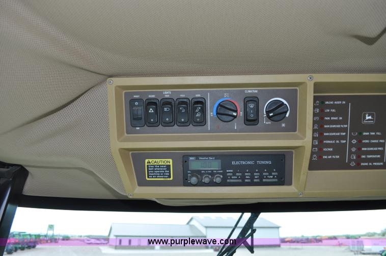 image for item A5898 2000 John Deere 9650 STS combine