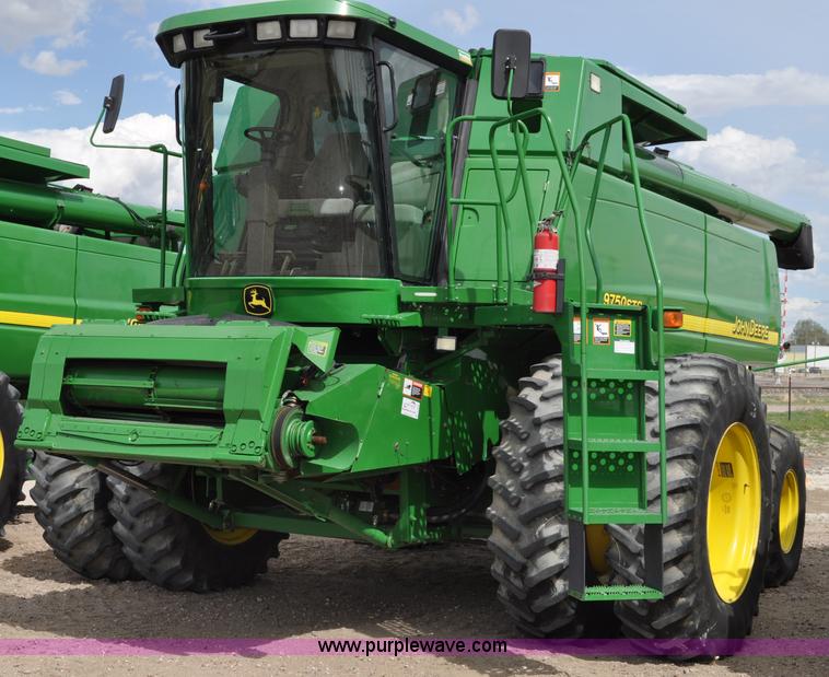 image for item A5899 2002 John Deere 9750 STS combine