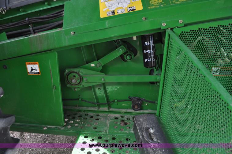 image for item A5899 2002 John Deere 9750 STS combine