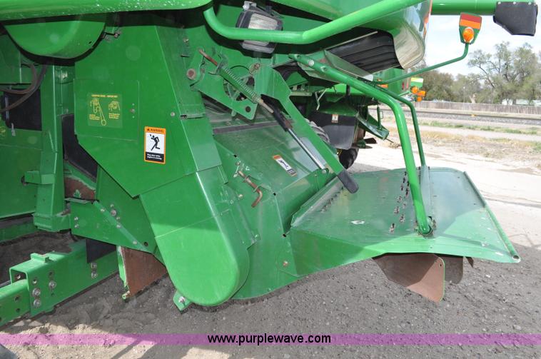 image for item A5899 2002 John Deere 9750 STS combine