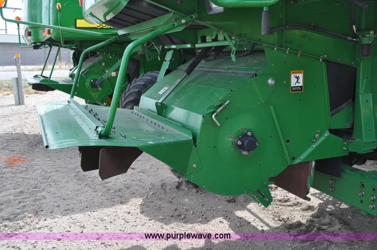 image for item A5899 2002 John Deere 9750 STS combine