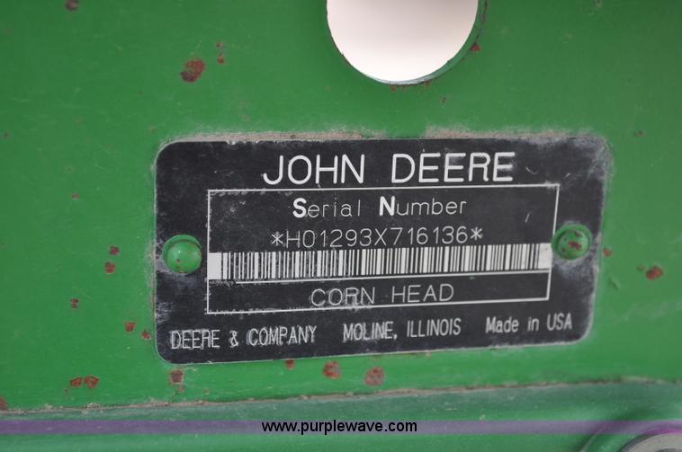 image for item A5900 2006 John Deere 1293 12 row corn head