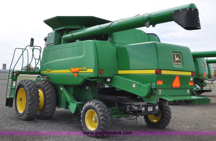 image for item A5902 2000 John Deere 9650 Walker combine