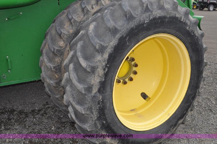 image for item A5902 2000 John Deere 9650 Walker combine