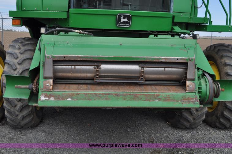 image for item A5902 2000 John Deere 9650 Walker combine