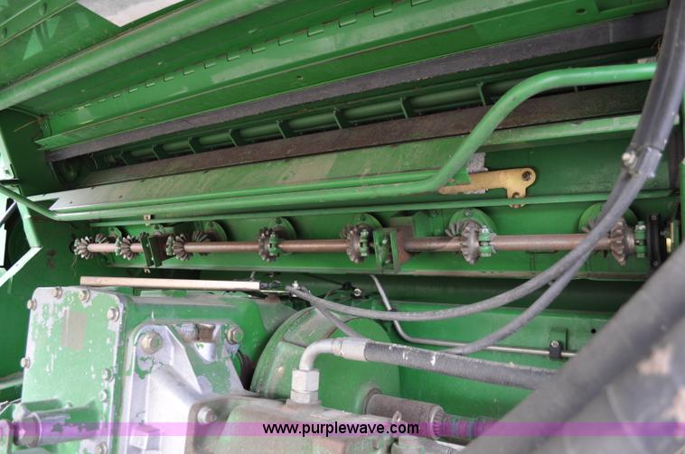 image for item A5902 2000 John Deere 9650 Walker combine