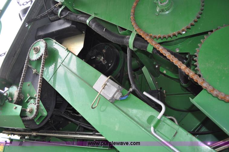image for item A5902 2000 John Deere 9650 Walker combine