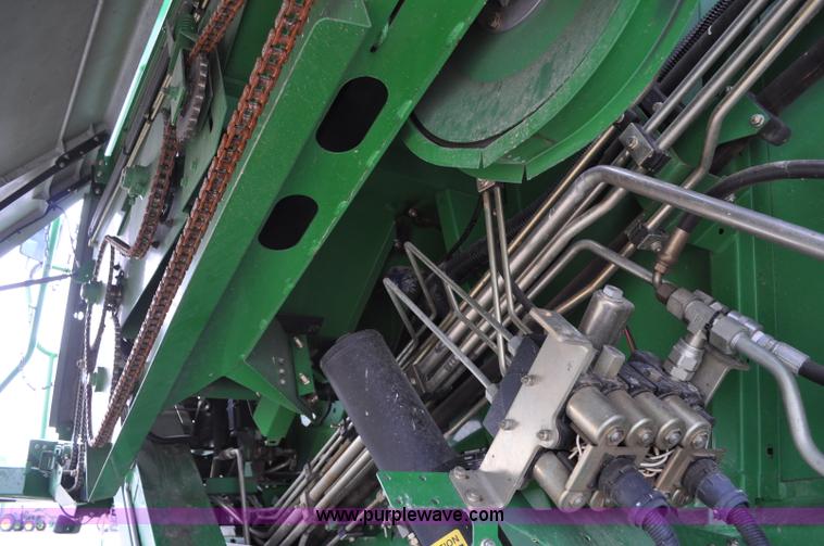 image for item A5902 2000 John Deere 9650 Walker combine