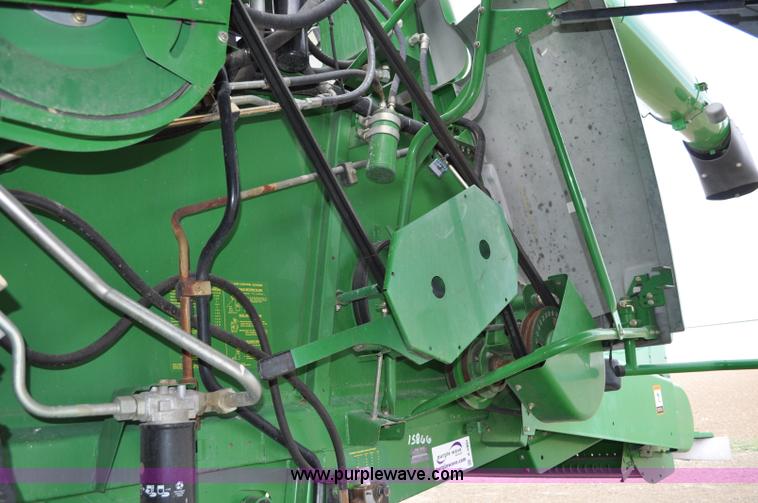 image for item A5902 2000 John Deere 9650 Walker combine