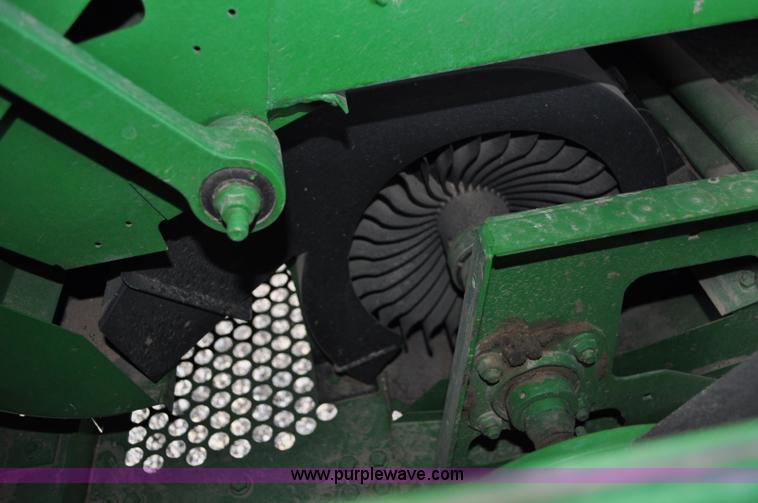 image for item A5902 2000 John Deere 9650 Walker combine