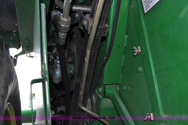 image for item A5902 2000 John Deere 9650 Walker combine