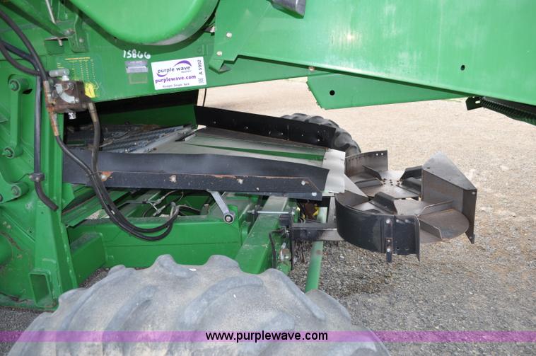 image for item A5902 2000 John Deere 9650 Walker combine