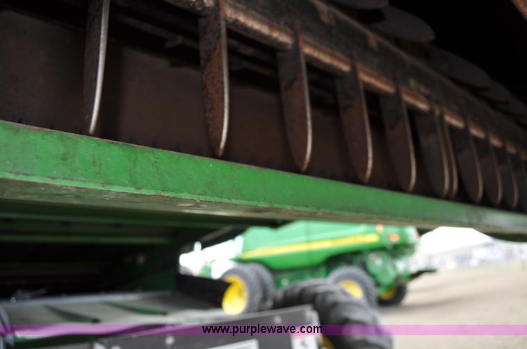 image for item A5902 2000 John Deere 9650 Walker combine