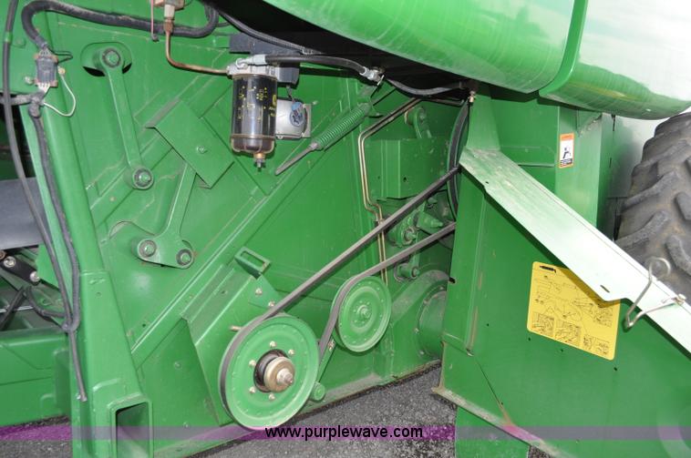image for item A5902 2000 John Deere 9650 Walker combine