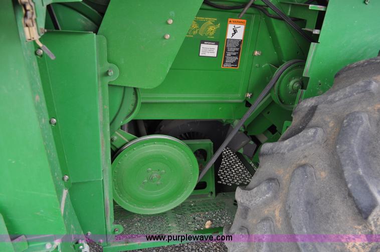 image for item A5902 2000 John Deere 9650 Walker combine