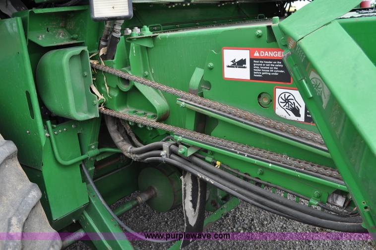 image for item A5902 2000 John Deere 9650 Walker combine