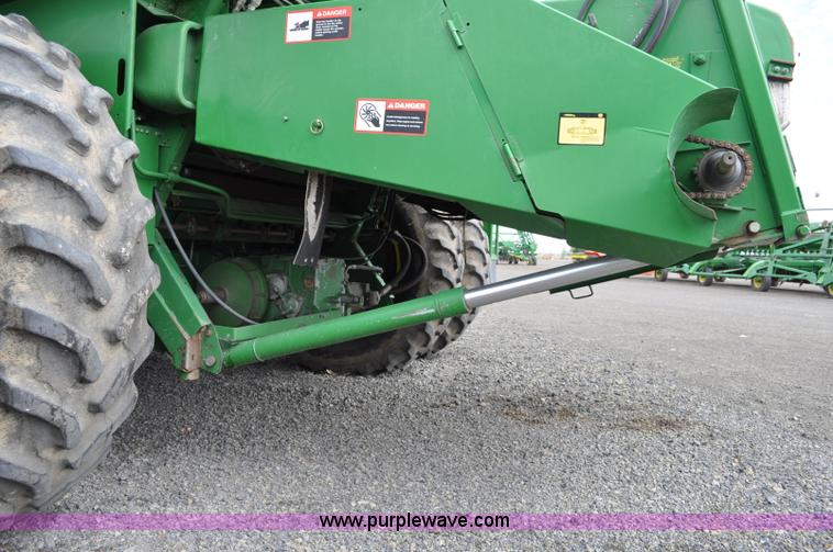 image for item A5902 2000 John Deere 9650 Walker combine