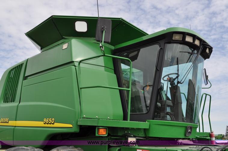 image for item A5902 2000 John Deere 9650 Walker combine