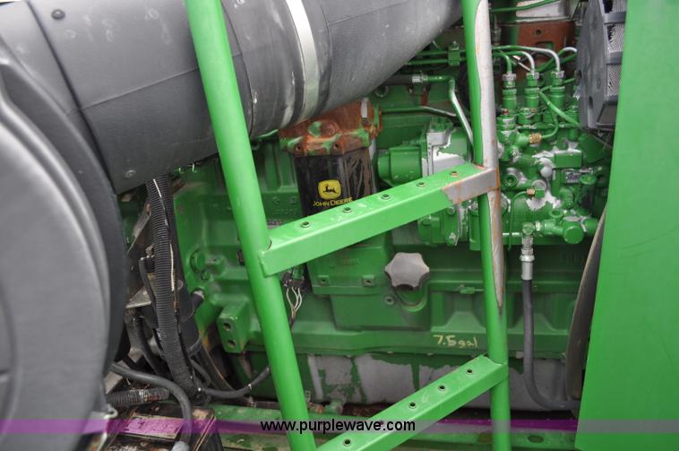 image for item A5902 2000 John Deere 9650 Walker combine