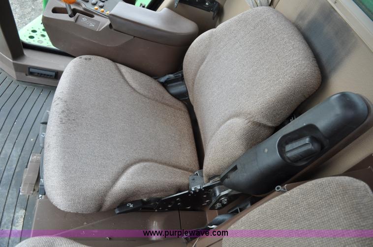 image for item A5902 2000 John Deere 9650 Walker combine