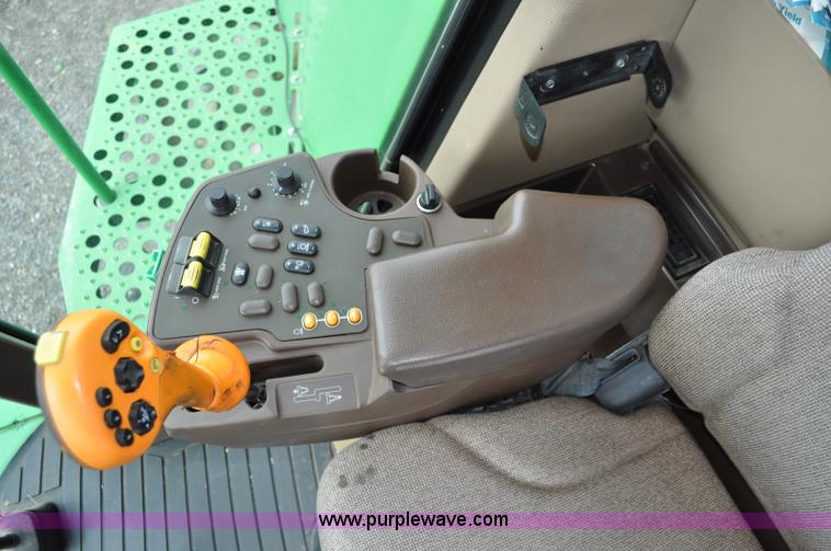 image for item A5902 2000 John Deere 9650 Walker combine