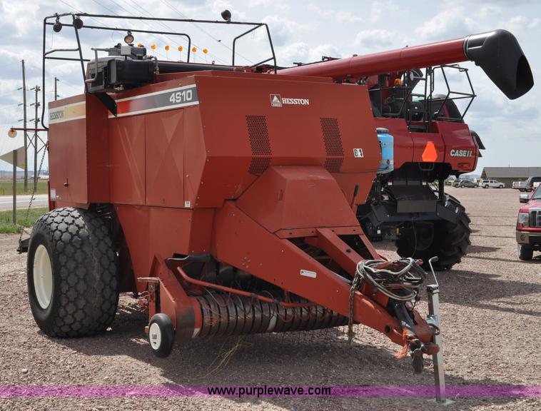 image for item A5903 2000 Hesston 4910 big square baler