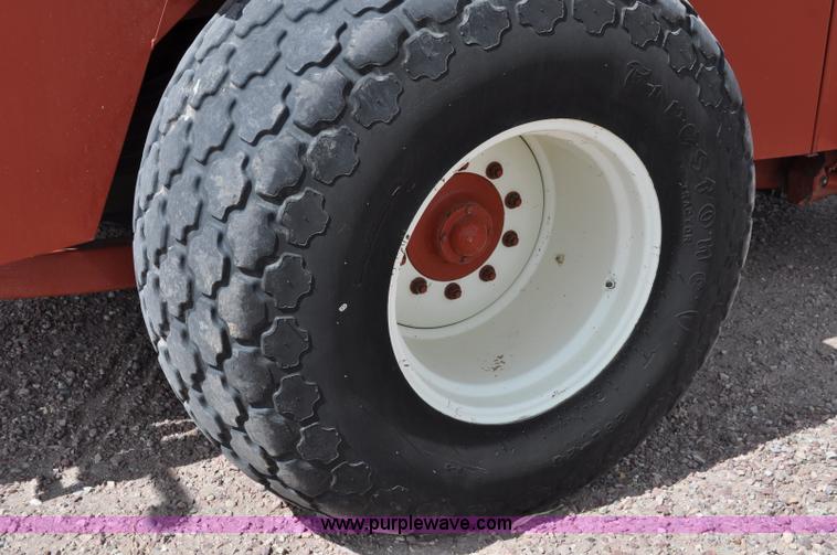 image for item A5903 2000 Hesston 4910 big square baler