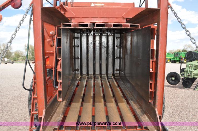 image for item A5903 2000 Hesston 4910 big square baler