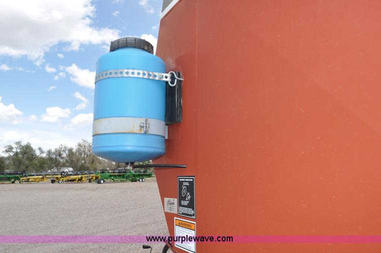 image for item A5903 2000 Hesston 4910 big square baler