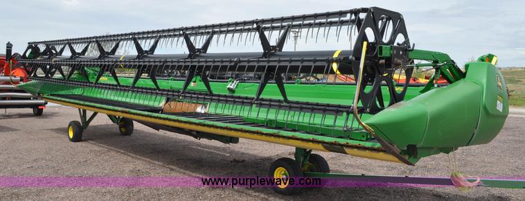 image for item A5905 2009 John Deere 635D 35' draper head
