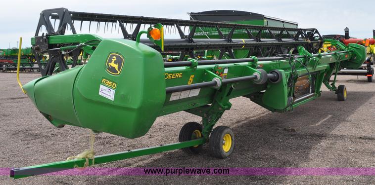 image for item A5905 2009 John Deere 635D 35' draper head