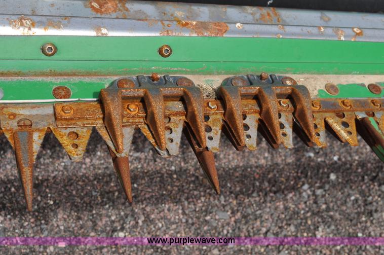 image for item A5905 2009 John Deere 635D 35' draper head