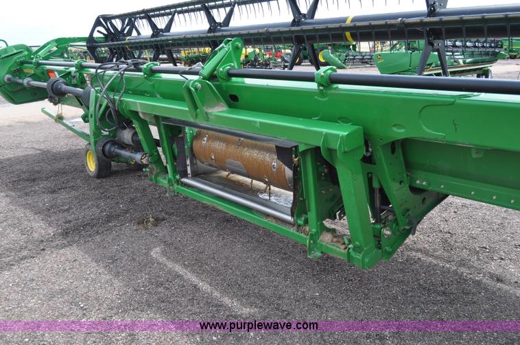 image for item A5905 2009 John Deere 635D 35' draper head