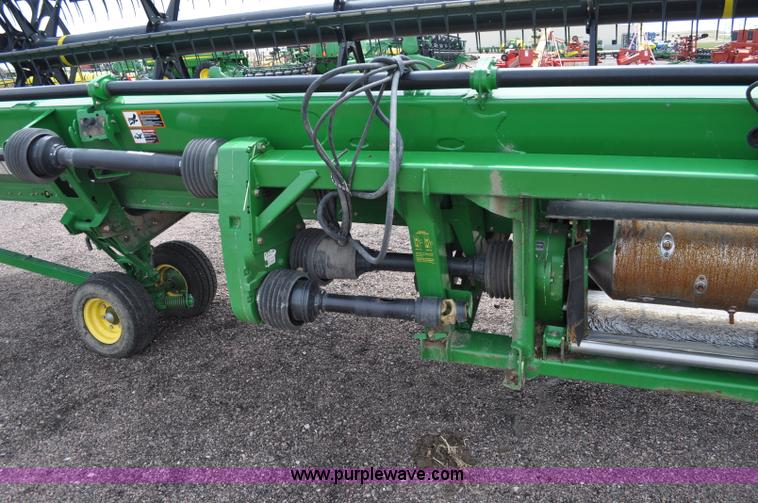 image for item A5905 2009 John Deere 635D 35' draper head